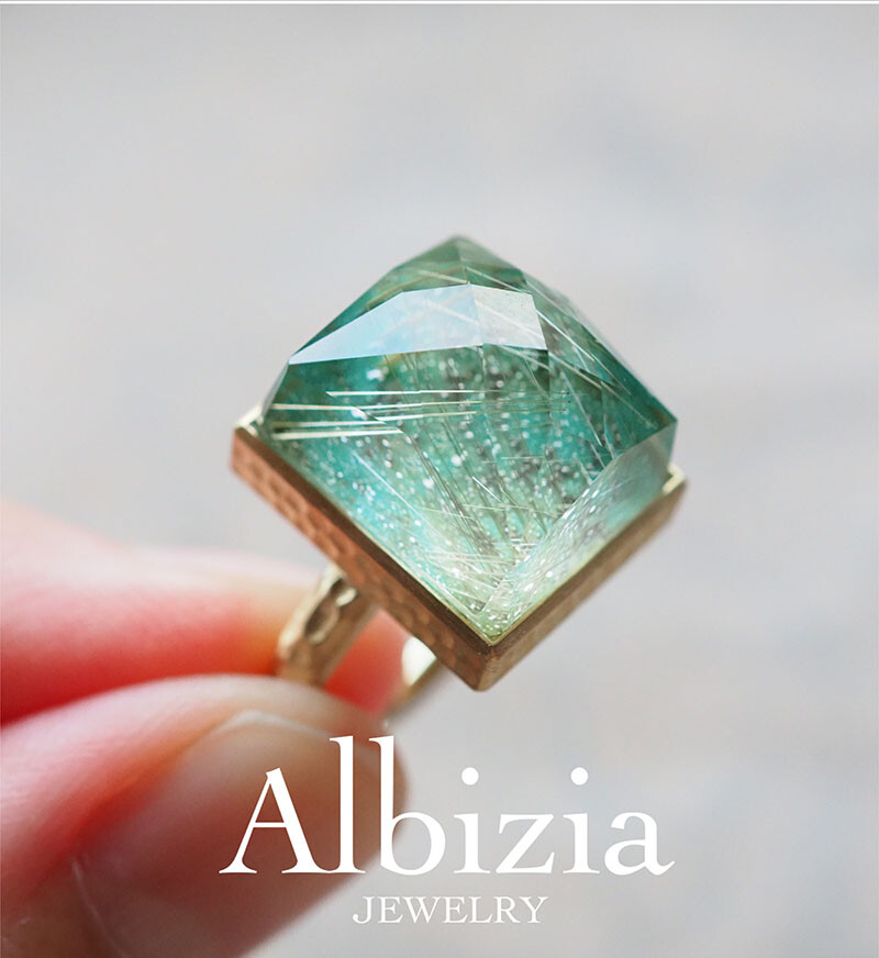 Albizia: 