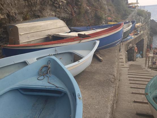 Boats next to the ramp to go at sea
