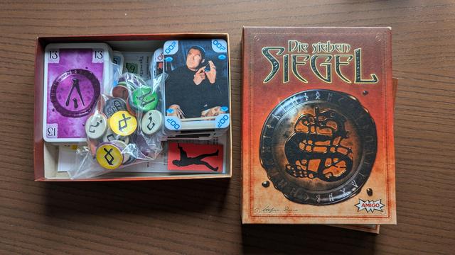 Die Steven Seagal and Die Sieben Siegel cards in the original box