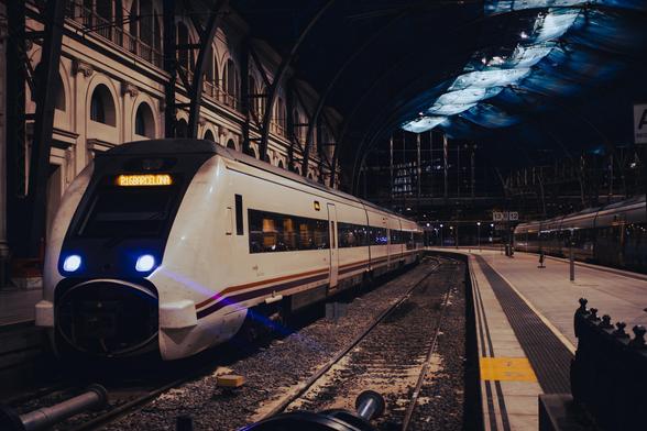 A Renfe class 449 medium-distance train stationed at Estació de França after running on the R16 line from Tortosa. On the right, there's another class 449 train that's been powered off.